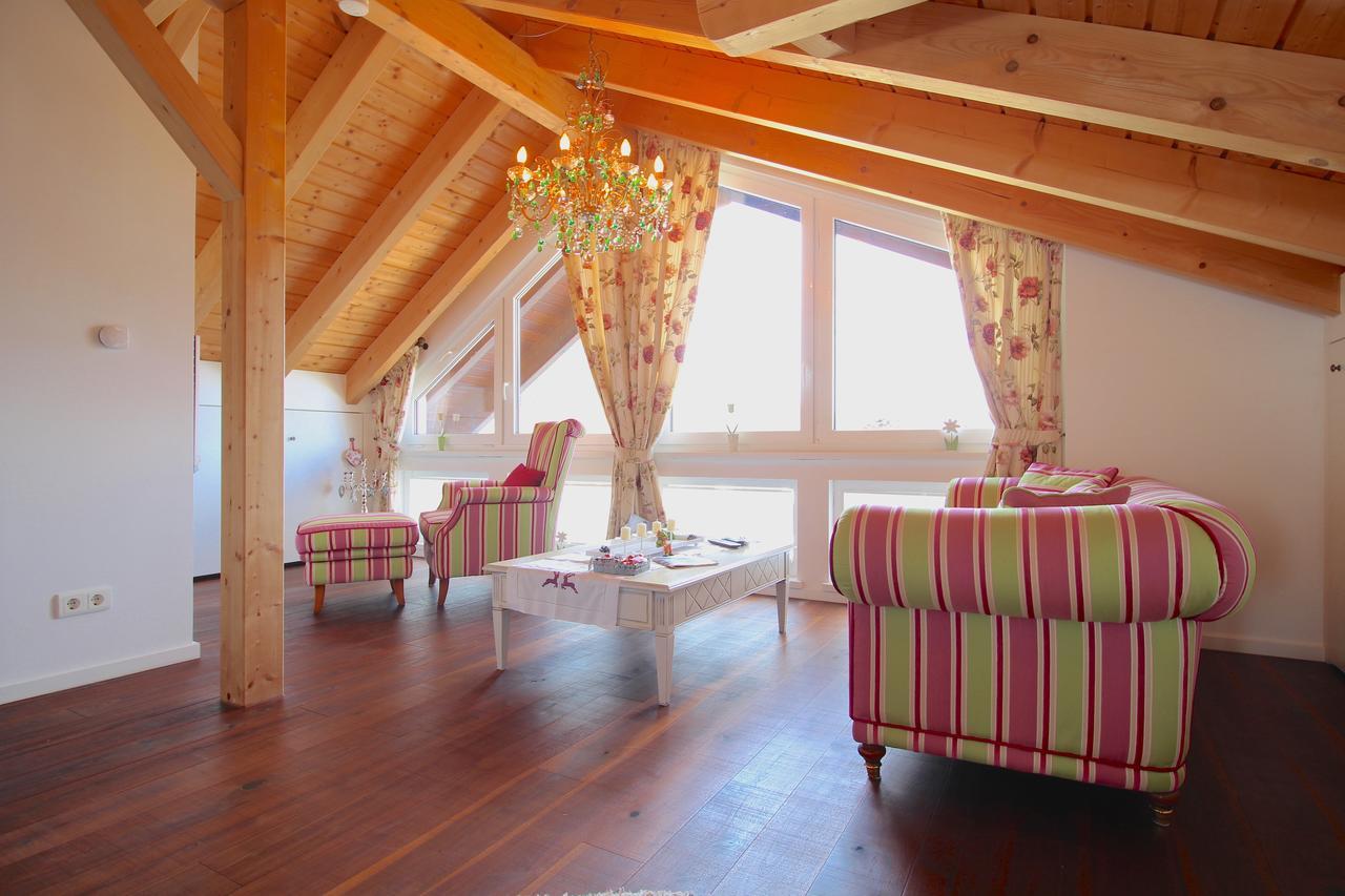 Himmelschloesschen & Chalet Rose การ์มิช-พาร์เทนเคียร์เชน ภายนอก รูปภาพ